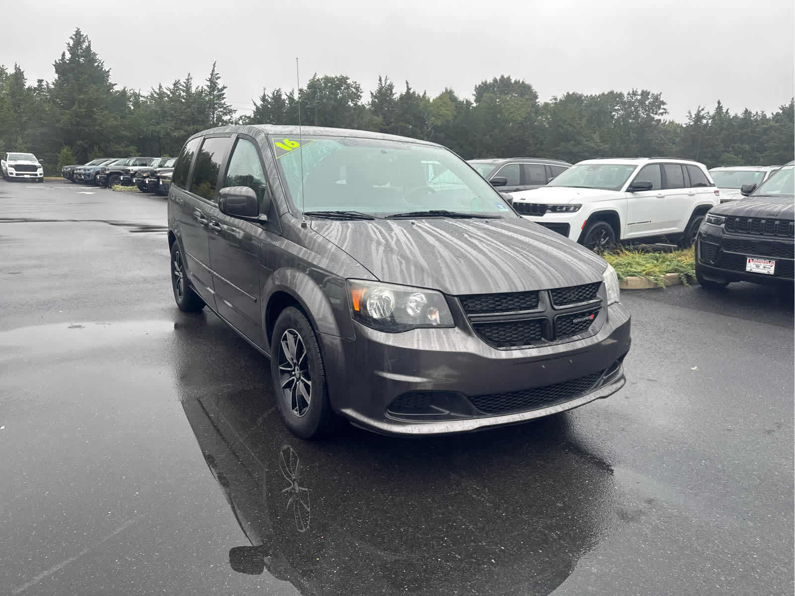 Used 2016 Dodge Grand Caravan SE Plus with VIN 2C4RDGBG4GR258326 for sale in Stafford Township, NJ