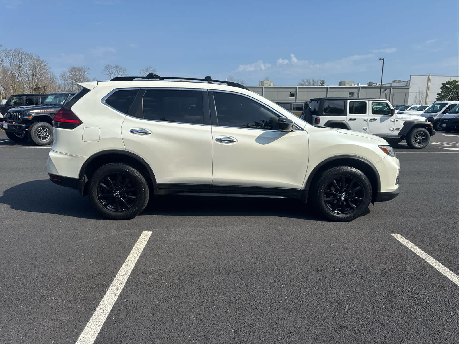 2017 Nissan Rogue SV