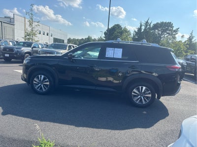 2024 Nissan Pathfinder SL