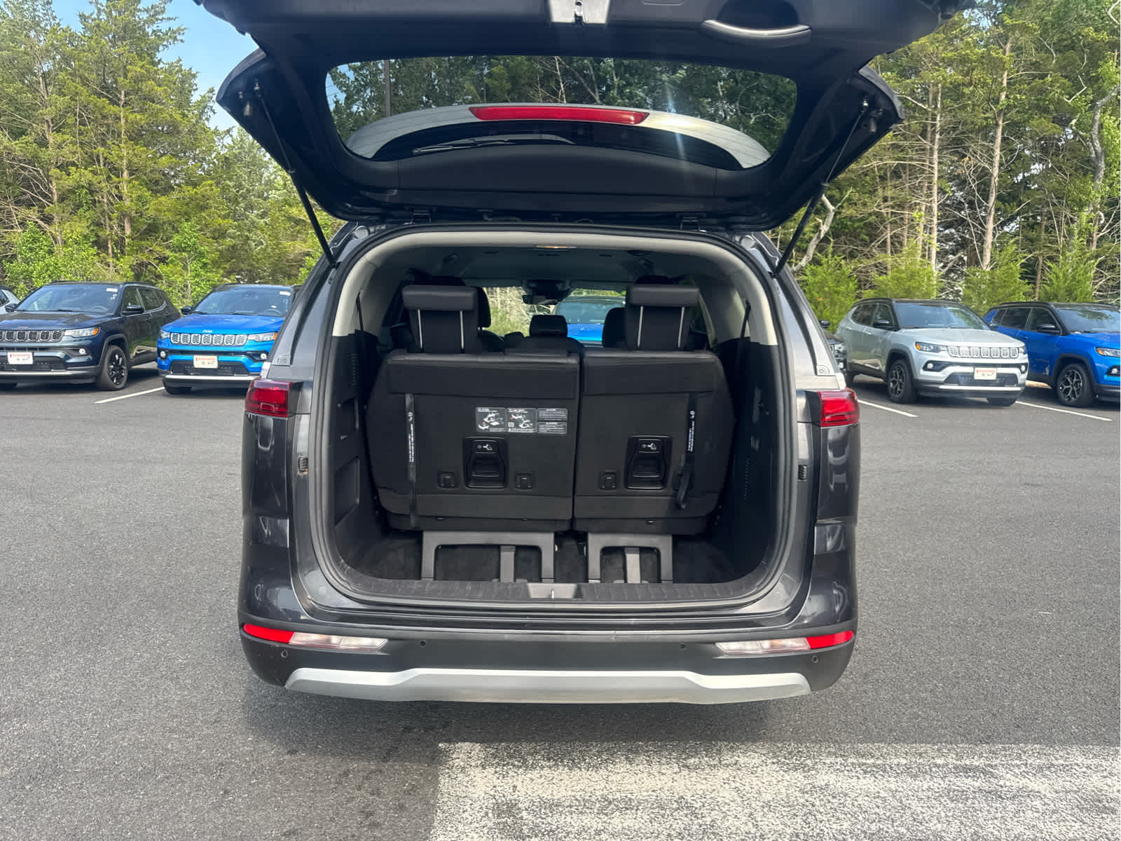 2024 Kia Carnival LX