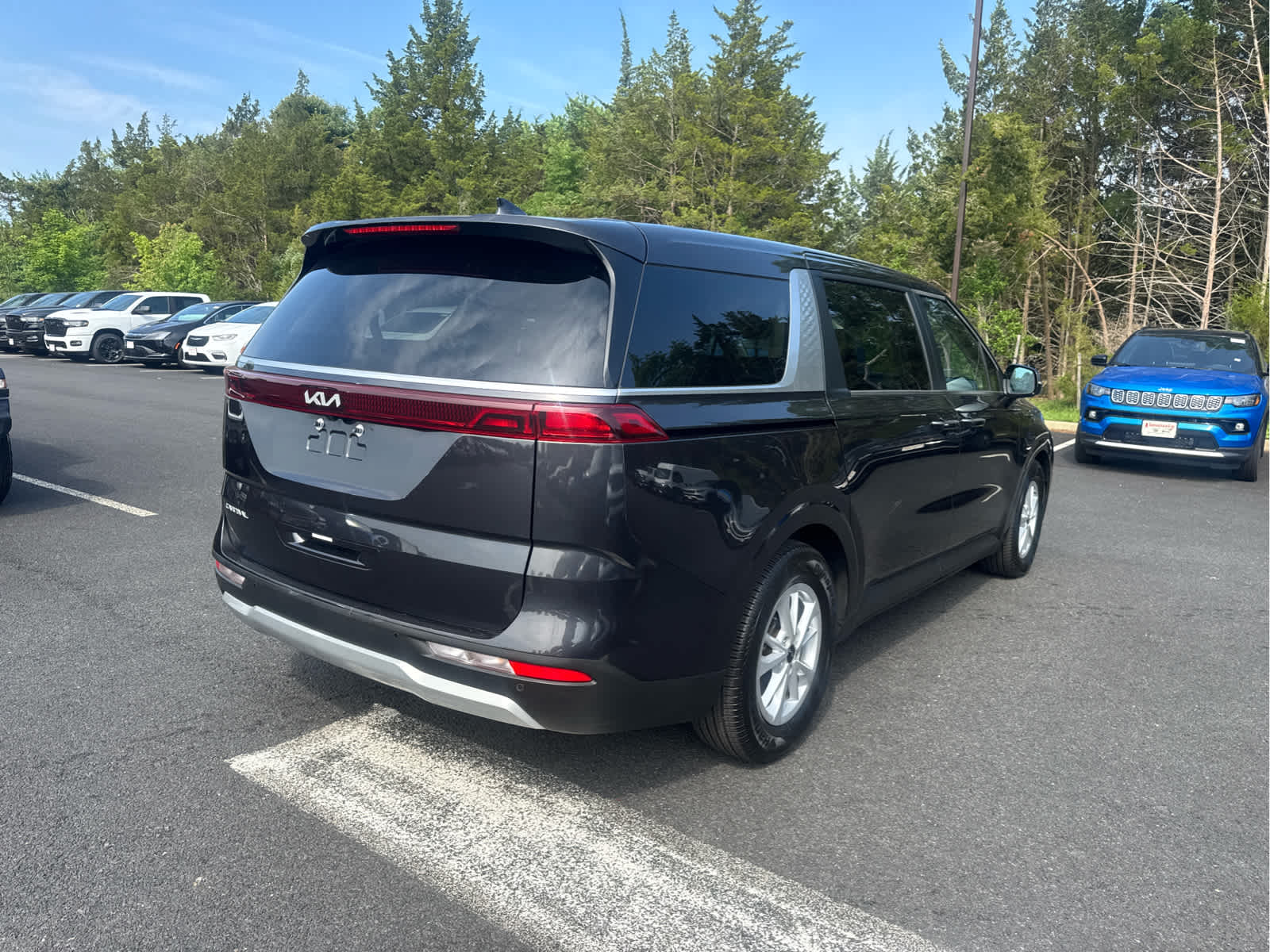 2024 Kia Carnival LX