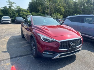2017 INFINITI QX30 Premium