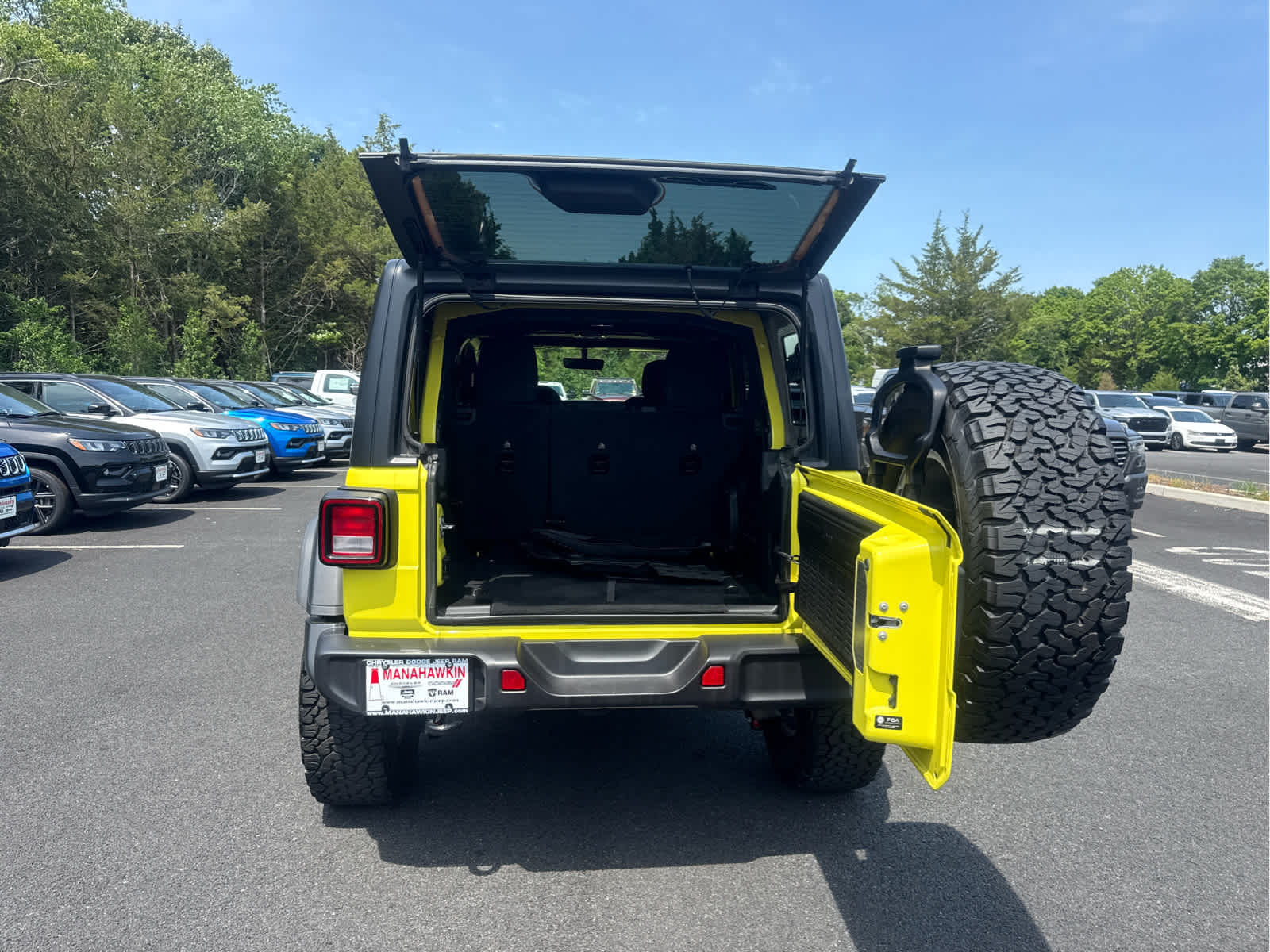 2023 Jeep Wrangler Willys