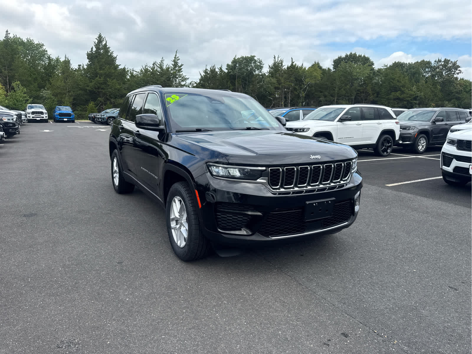 2023 Jeep Grand Cherokee Laredo X