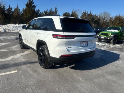 2022 Jeep Grand Cherokee Altitude