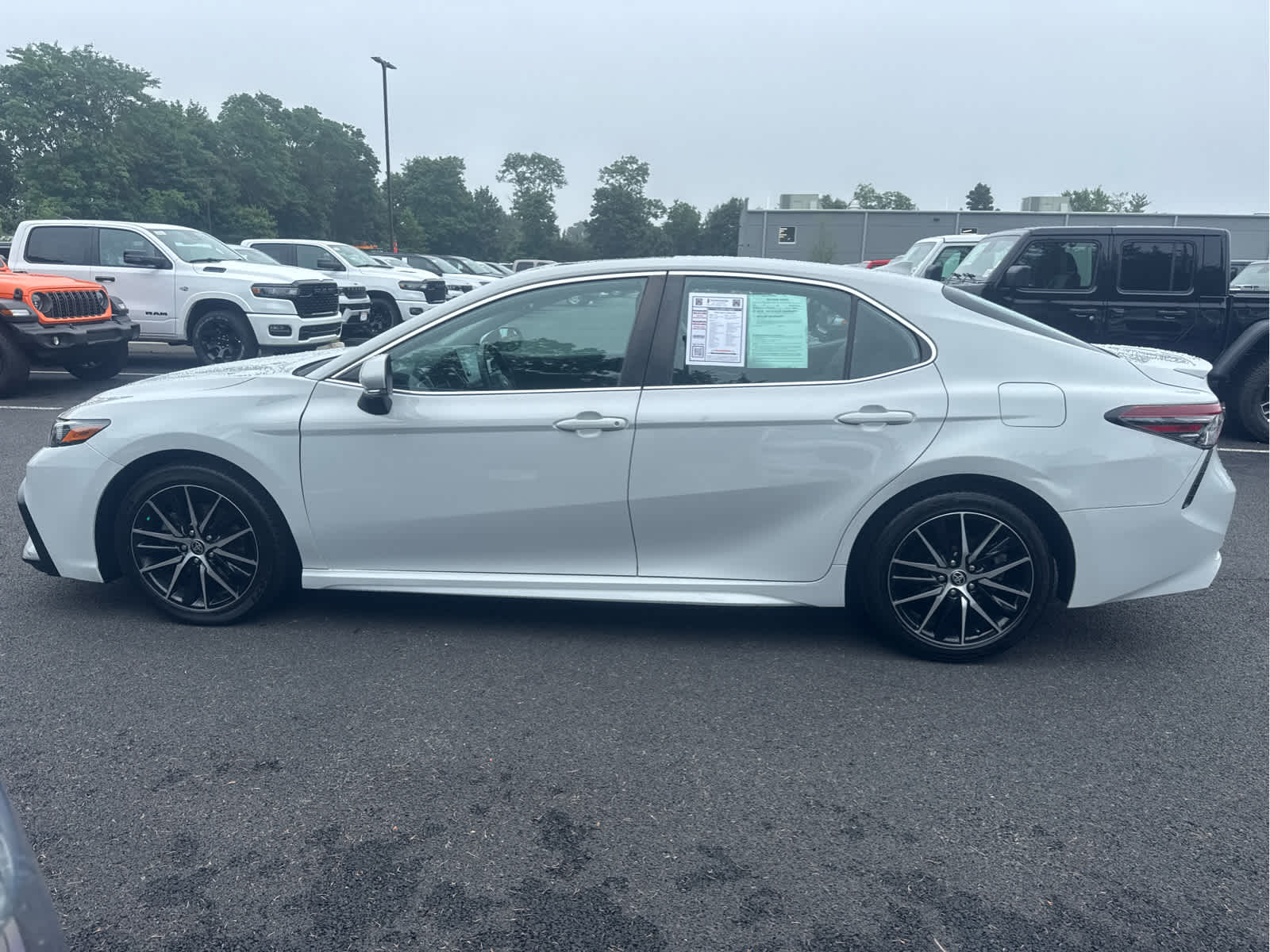 2022 Toyota Camry SE