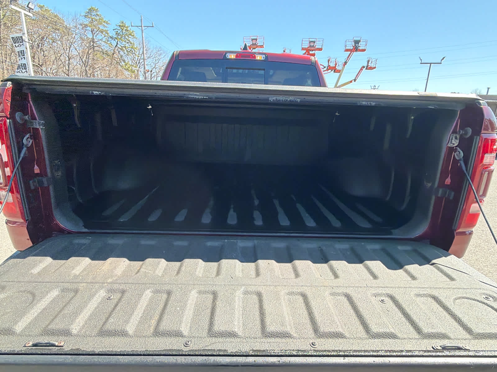 2019 RAM 1500 Laramie Crew Cab 4x4 5'7" Box