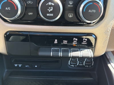 2019 RAM 1500 Laramie Crew Cab 4x4 5'7" Box