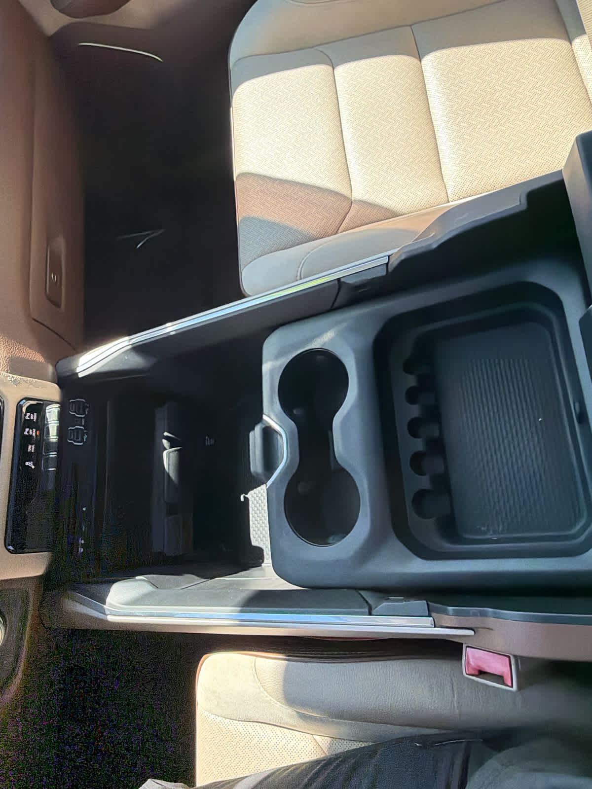 2019 RAM 1500 Laramie Crew Cab 4x4 5'7" Box