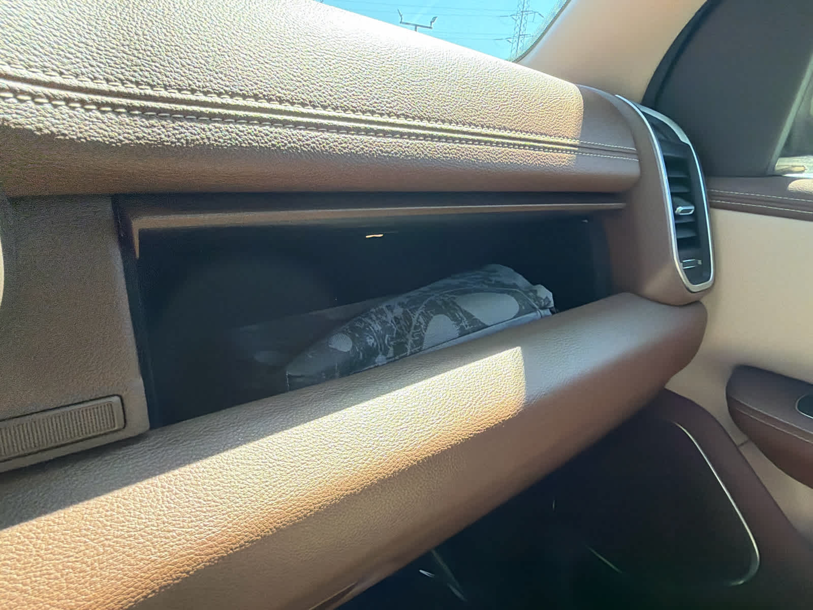 2019 RAM 1500 Laramie Crew Cab 4x4 5'7" Box