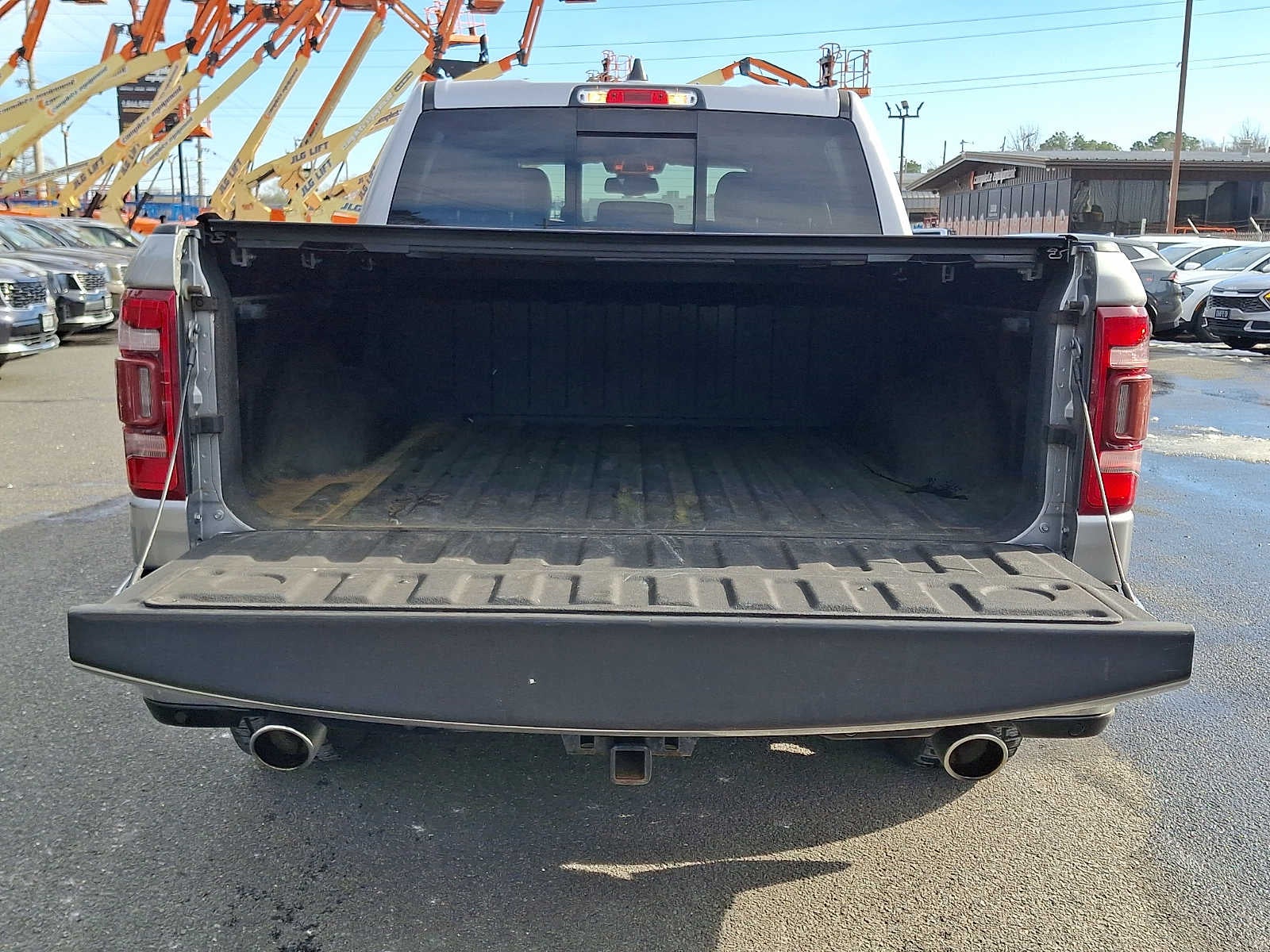 2019 RAM 1500 Laramie Crew Cab 4x4 5'7" Box