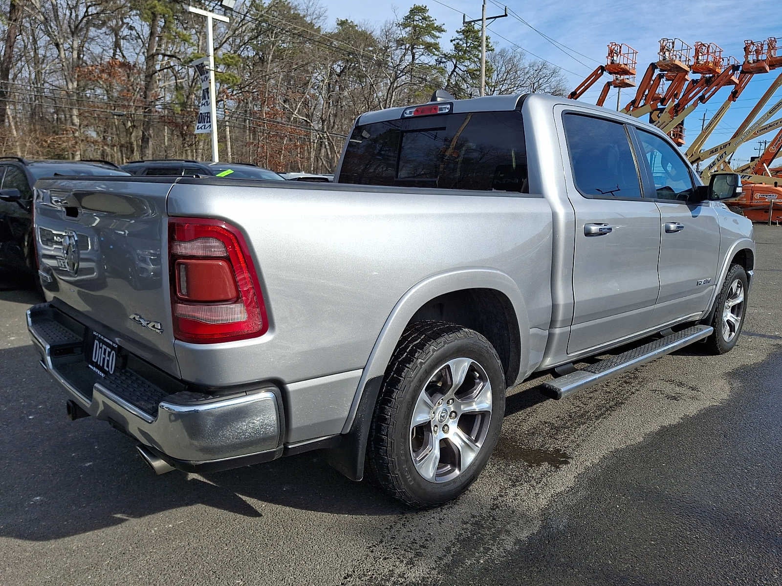 2019 RAM 1500 Laramie Crew Cab 4x4 5'7" Box