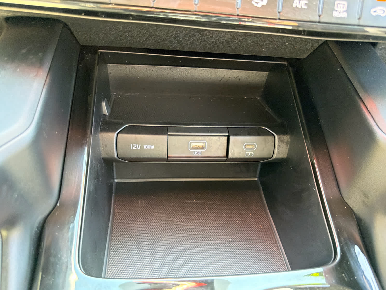 2024 Kia Telluride LX