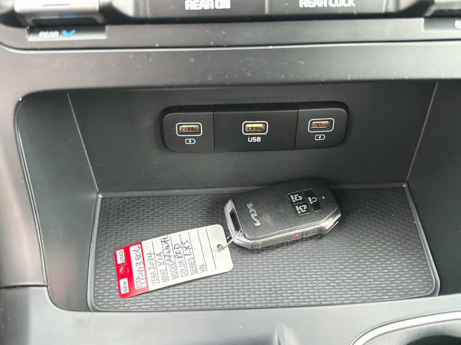2024 Kia Carnival MPV LX Seat Package